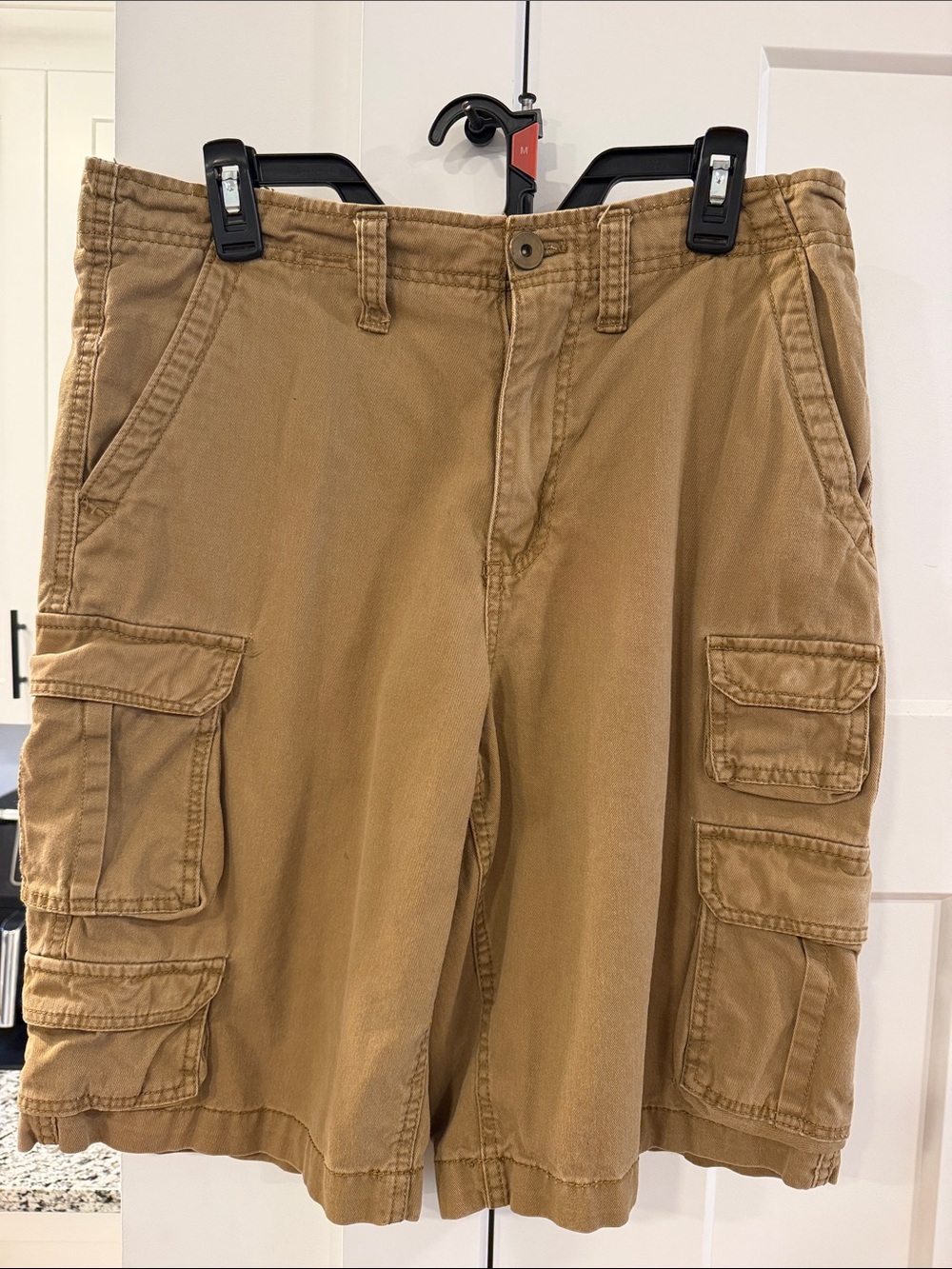 No Boundaries Brown/Tan Cargo Shorts with Multiple Pockets